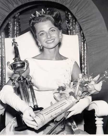 Linda Moulton Howe relationship 